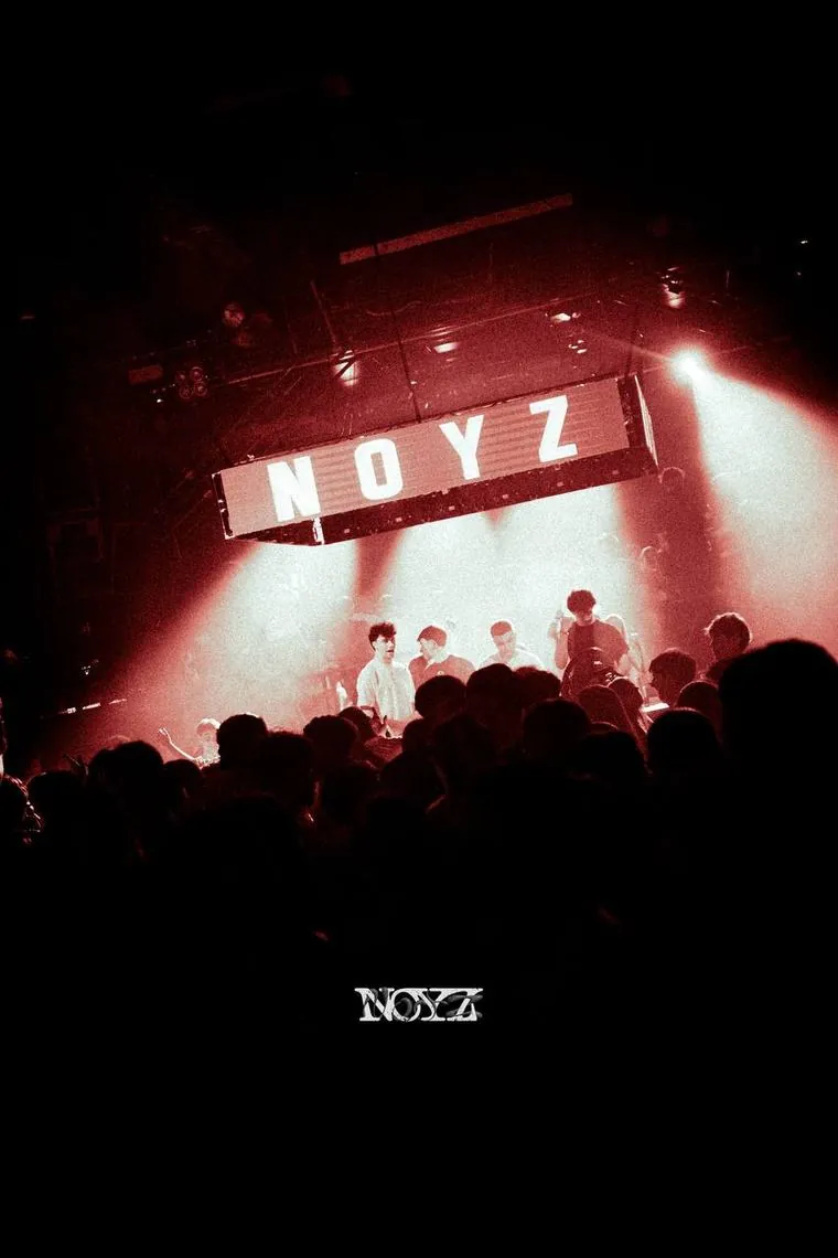 Il pubblico di una serata Noyz